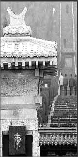 1962年以来考古工作者已在秦陵区发现600余座陪葬坑出土5万多件文物