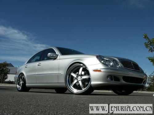 Mercedes Benz E320.jpg