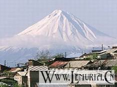 土耳其亚拉腊山山顶.jpg